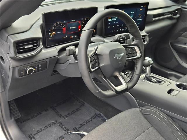 2025 Ford Mustang EcoBoost photo 3