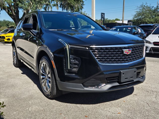 2024 Cadillac XT4 Premium Luxury photo 3