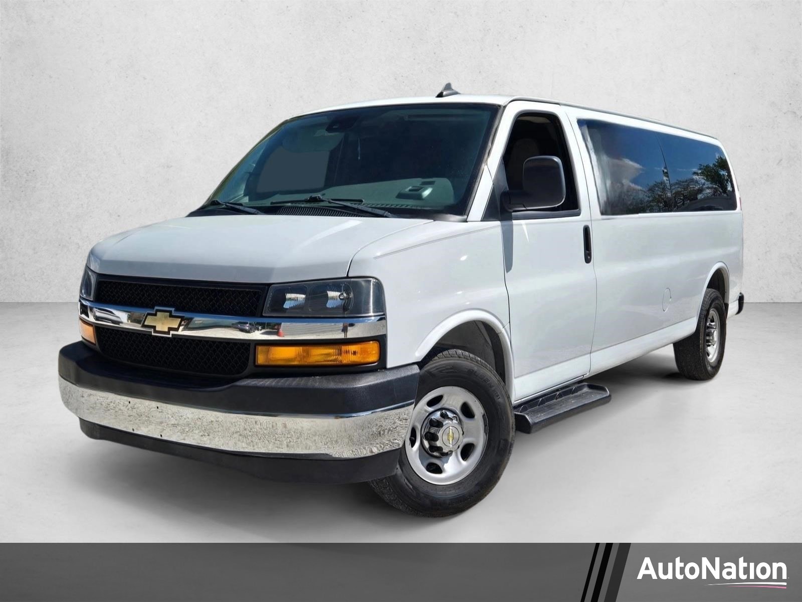 2020 Chevrolet Express 3500 LT Extended's photo