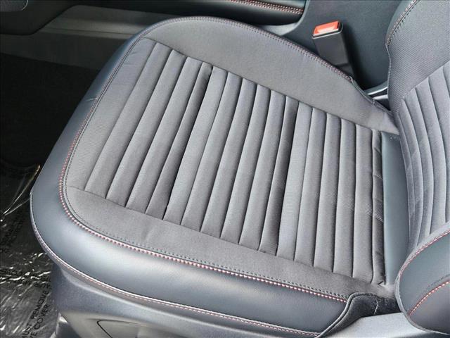 2025 Ford Explorer ST-Line photo 3