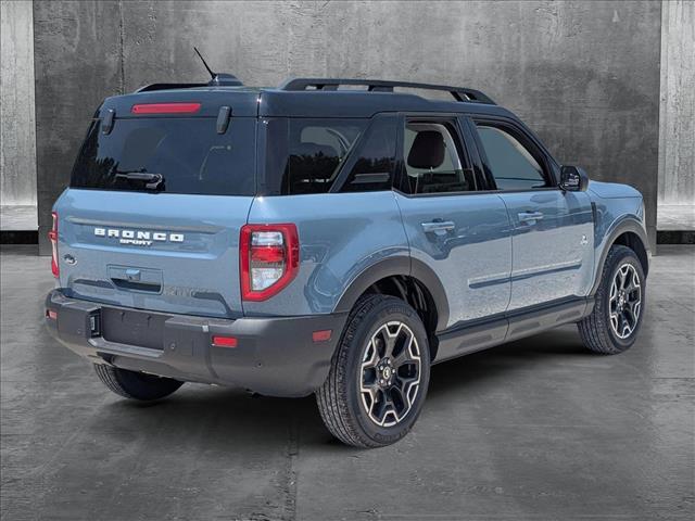 2025 Ford Bronco Sport Outer Banks photo 2