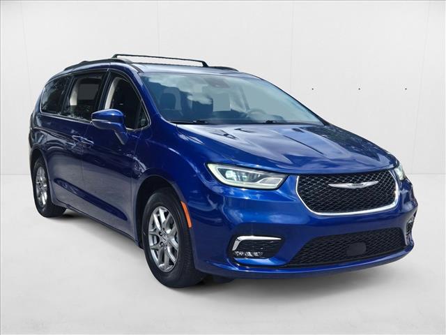 2021 Chrysler Pacifica Touring photo 3