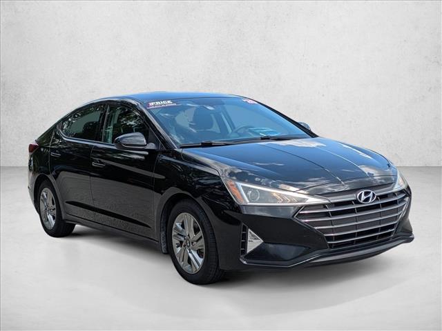 2020 Hyundai Elantra SEL photo 3