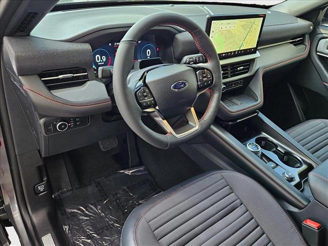 2025 Ford Explorer ST-Line photo 2