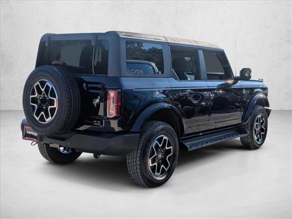 New 2025 Ford Bronco Outer Banks SUV