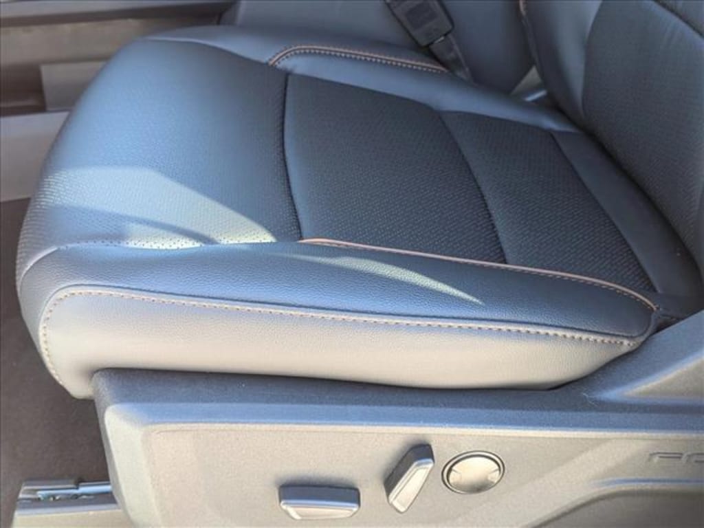 New 2026 Ford F-250 LARIAT Truck Crew Cab