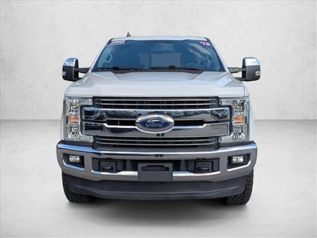 Used 2019 Ford F-250 LARIAT Truck Crew Cab