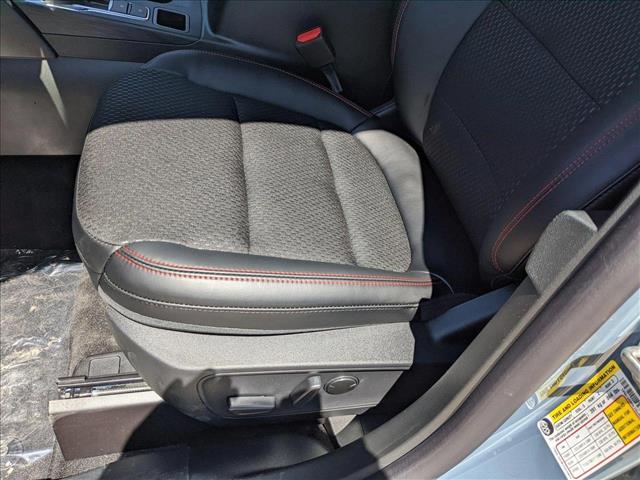 2025 Ford Escape ST-Line photo 3