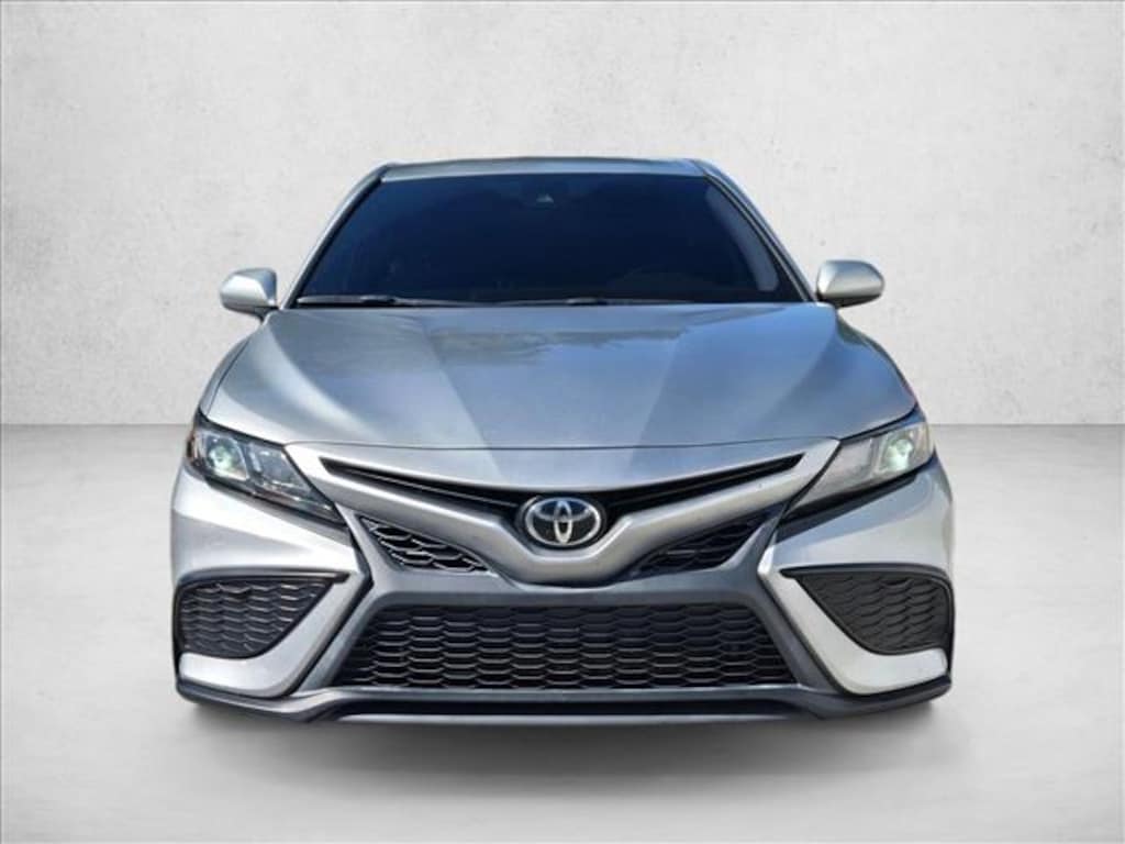 Used 2021 Toyota Camry SE Sedan
