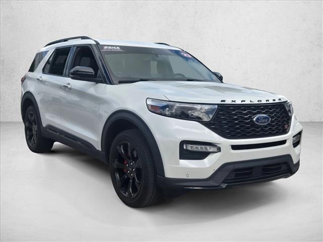 2023 Ford Explorer ST photo 2