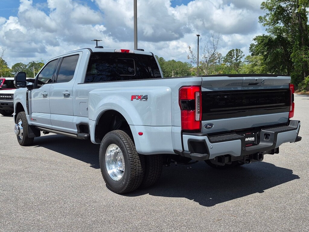 New 2026 Ford F-350 Platinum Truck Crew Cab