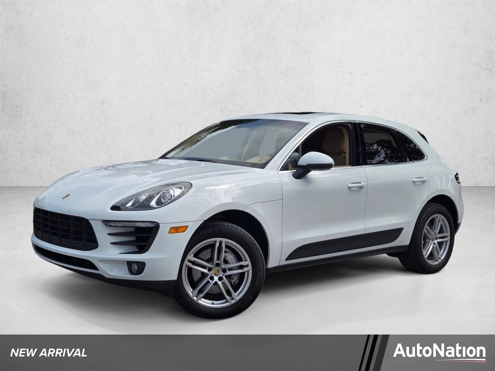 2015 Porsche Macan S's photo