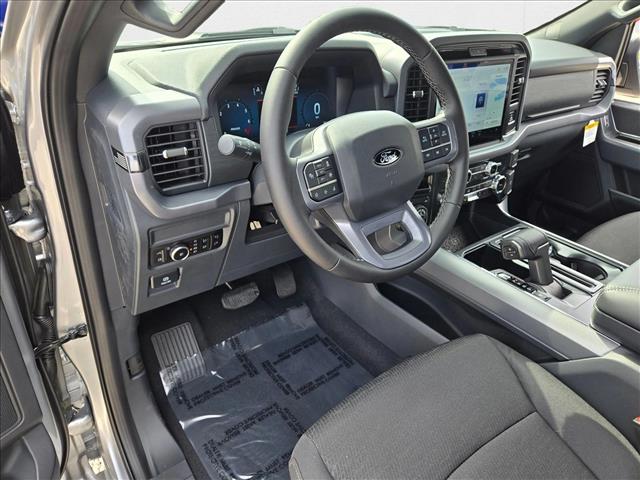 2025 Ford F-150 XLT photo 3