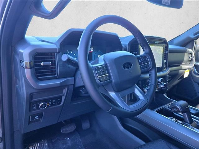 2025 Ford F-150 XLT photo 3