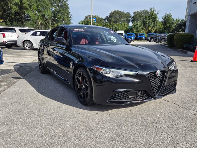 2021 Alfa Romeo Giulia photo 3