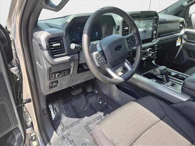 2025 Ford F-150 XLT photo 3