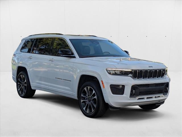 2022 Jeep Grand Cherokee Overland photo 3