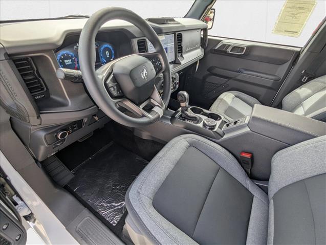 2025 Ford Bronco Base photo 2