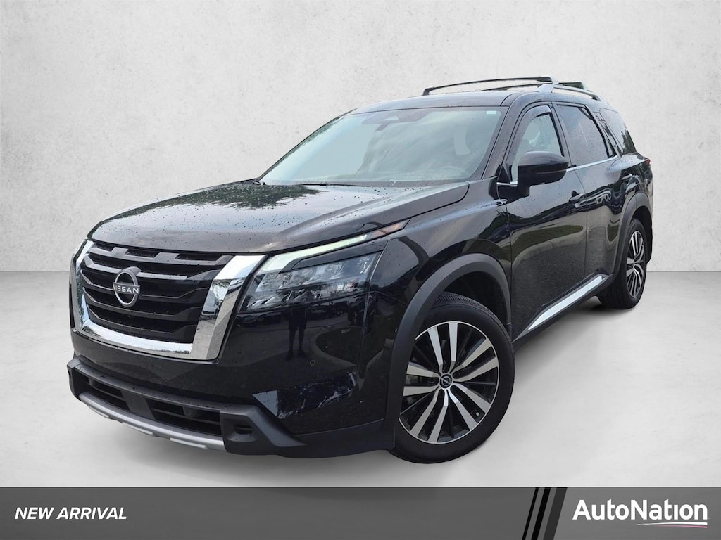 Used 2025 Nissan Pathfinder Platinum SUV