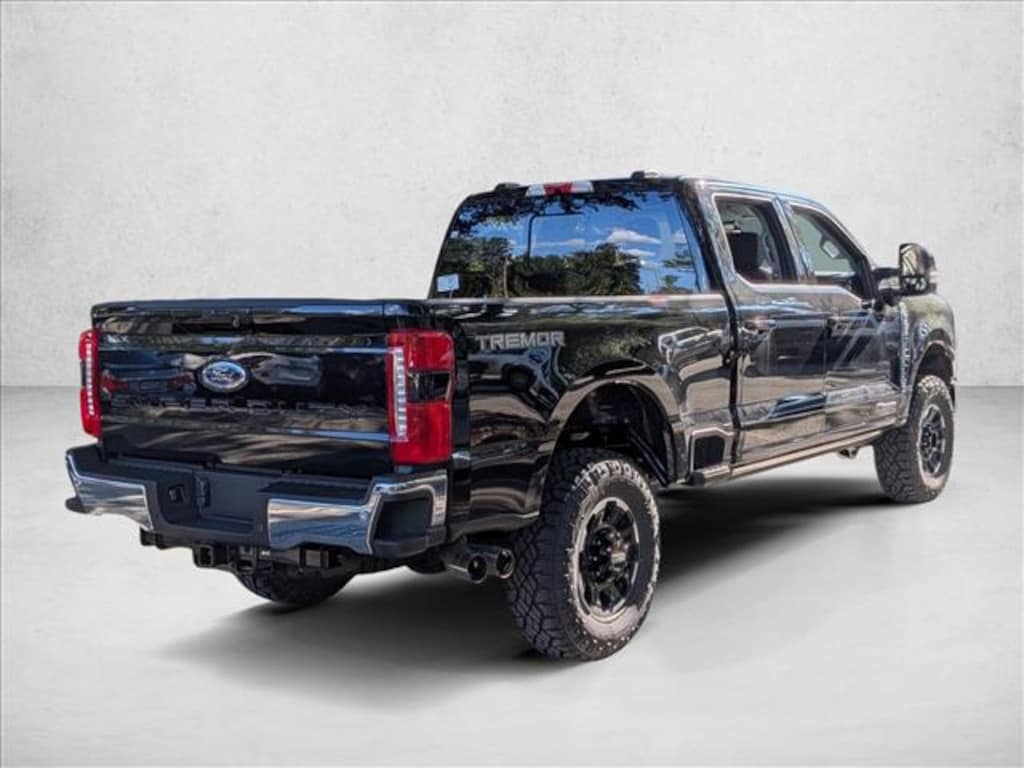 New 2026 Ford F-250 LARIAT Truck Crew Cab