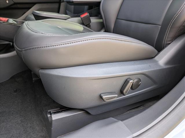 2025 Ford Mustang Mach-E Premium photo 4