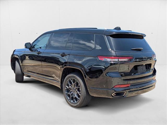 2023 Jeep Grand Cherokee Summit Reserve photo 3