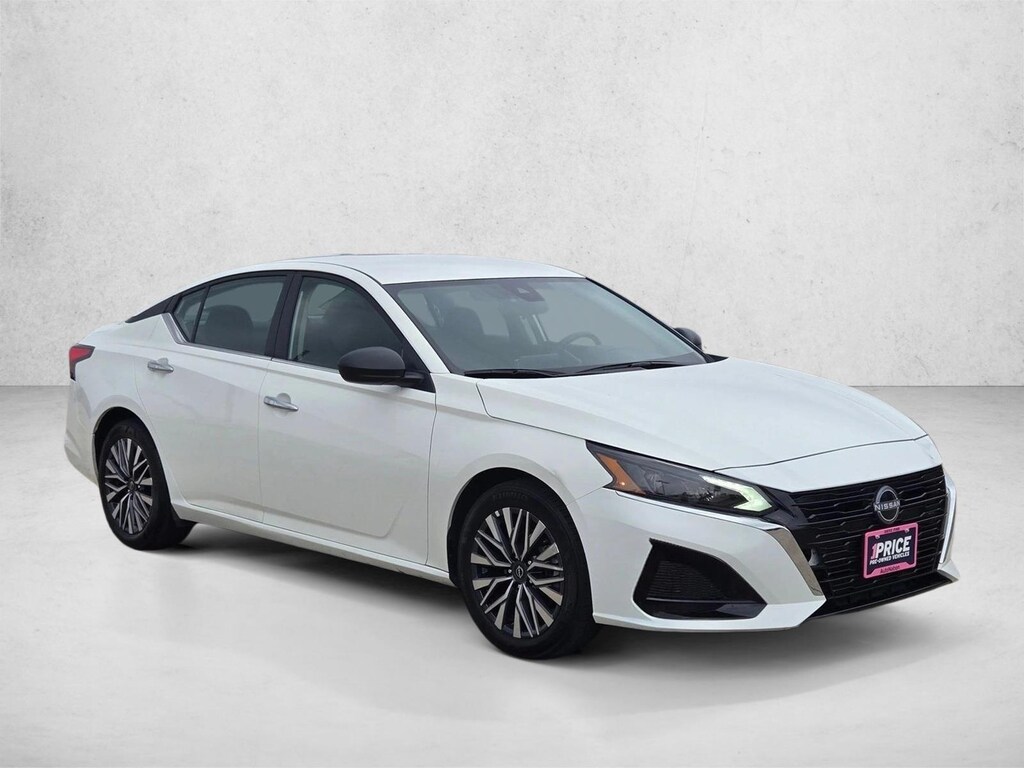 Used 2025 Nissan Altima SV Sedan