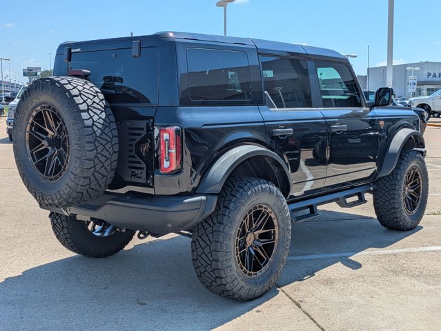 2025 Ford Bronco Badlands photo 2