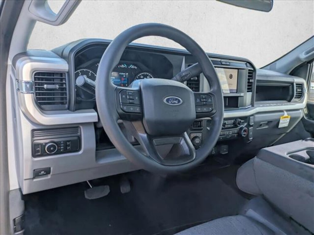 New 2025 Ford F-250 XL Truck Crew Cab