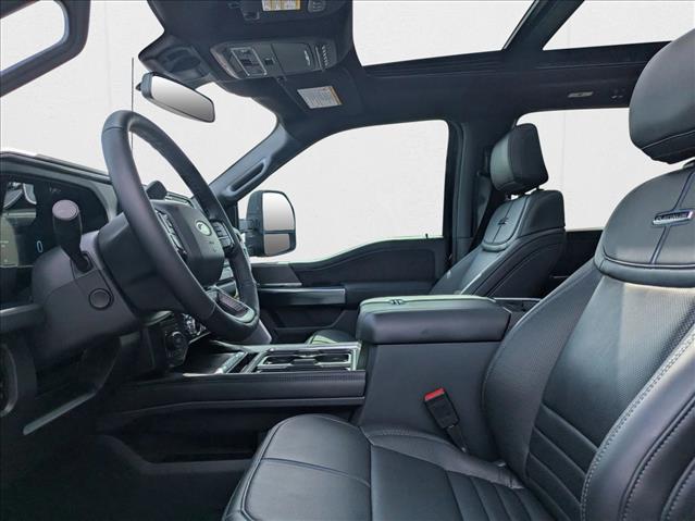 2025 Ford F-250 Platinum photo 4