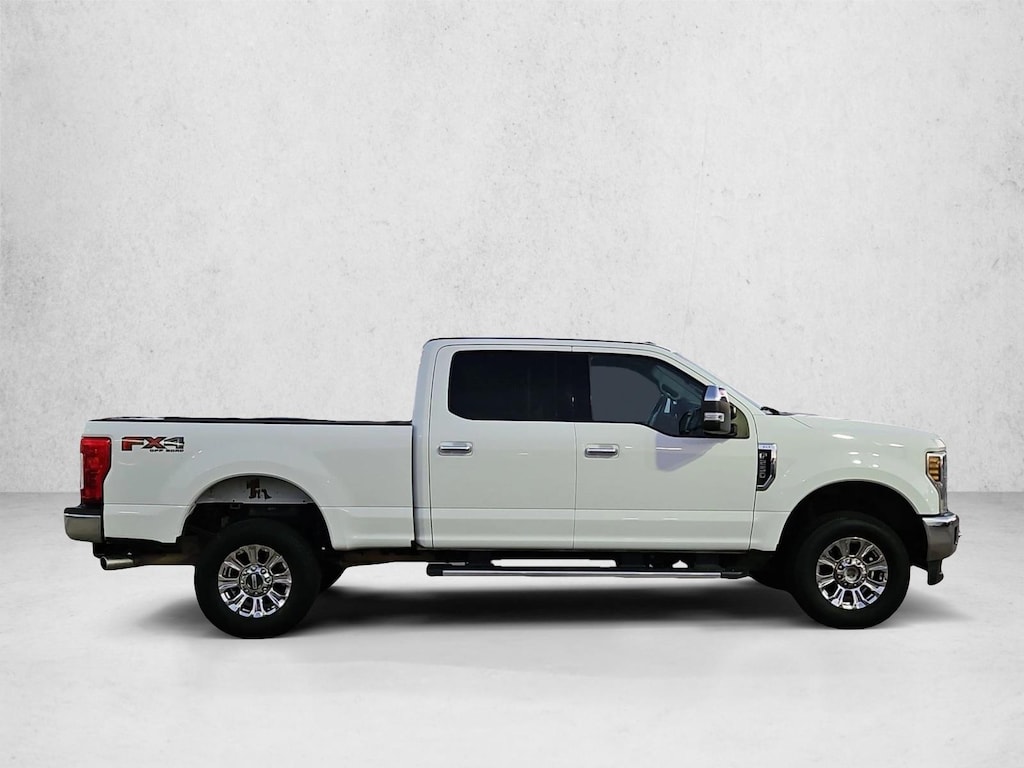 Used 2019 Ford F-250 XLT Truck Crew Cab