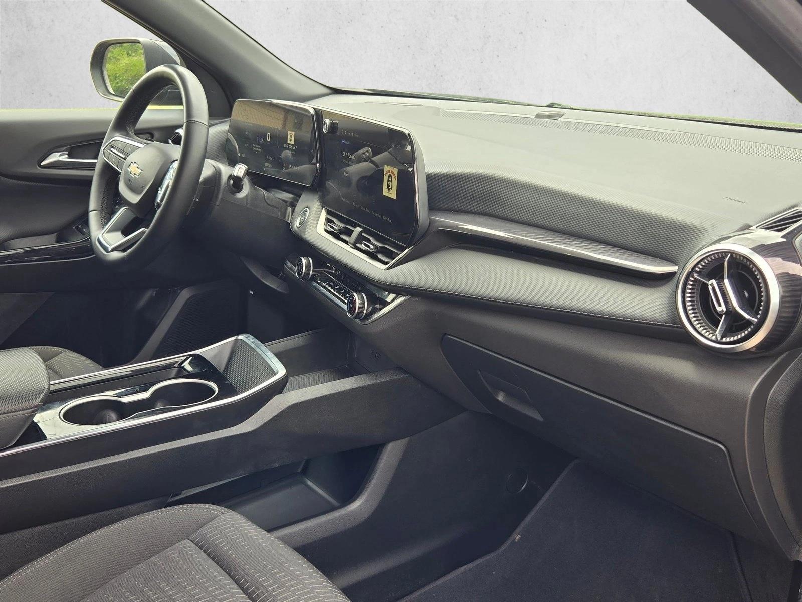 2025 Chevrolet Equinox LT - Photo 20