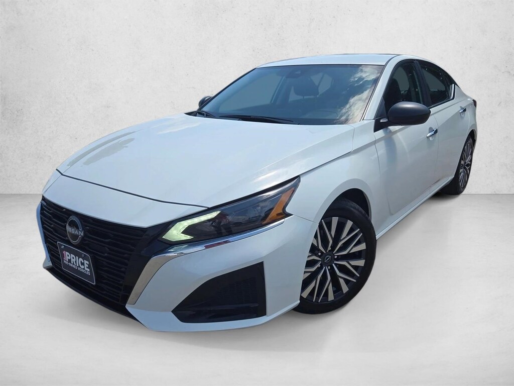Used 2025 Nissan Altima SV Sedan