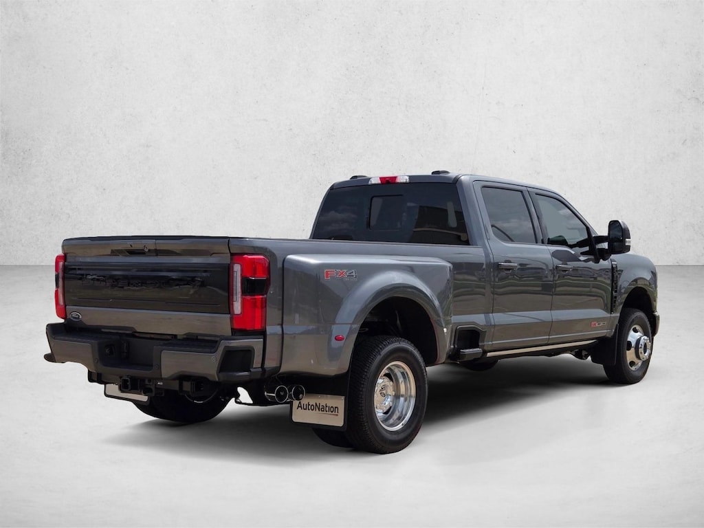 New 2026 Ford F-350 Platinum Truck Crew Cab