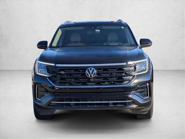 2024 Volkswagen Atlas SEL Premium R-Line photo 2