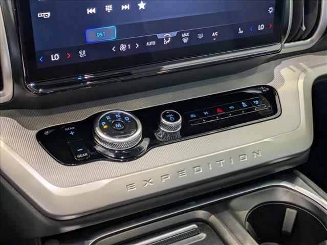 2025 Ford Expedition Active - Photo 13