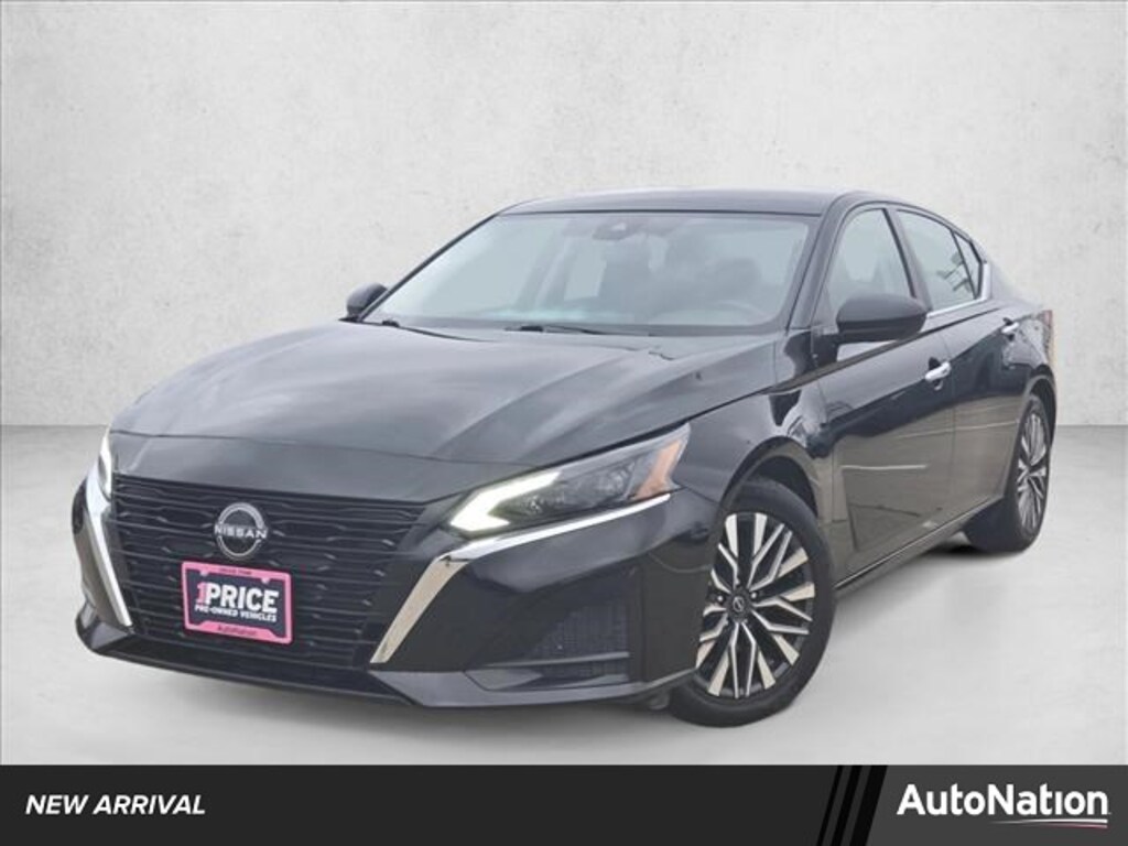 Used 2024 Nissan Altima 2.5 SV Sedan
