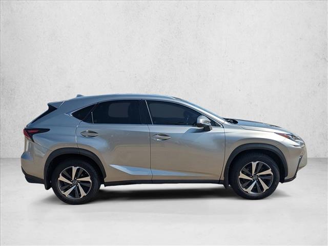 2018 Lexus NX 300 Luxury photo 4