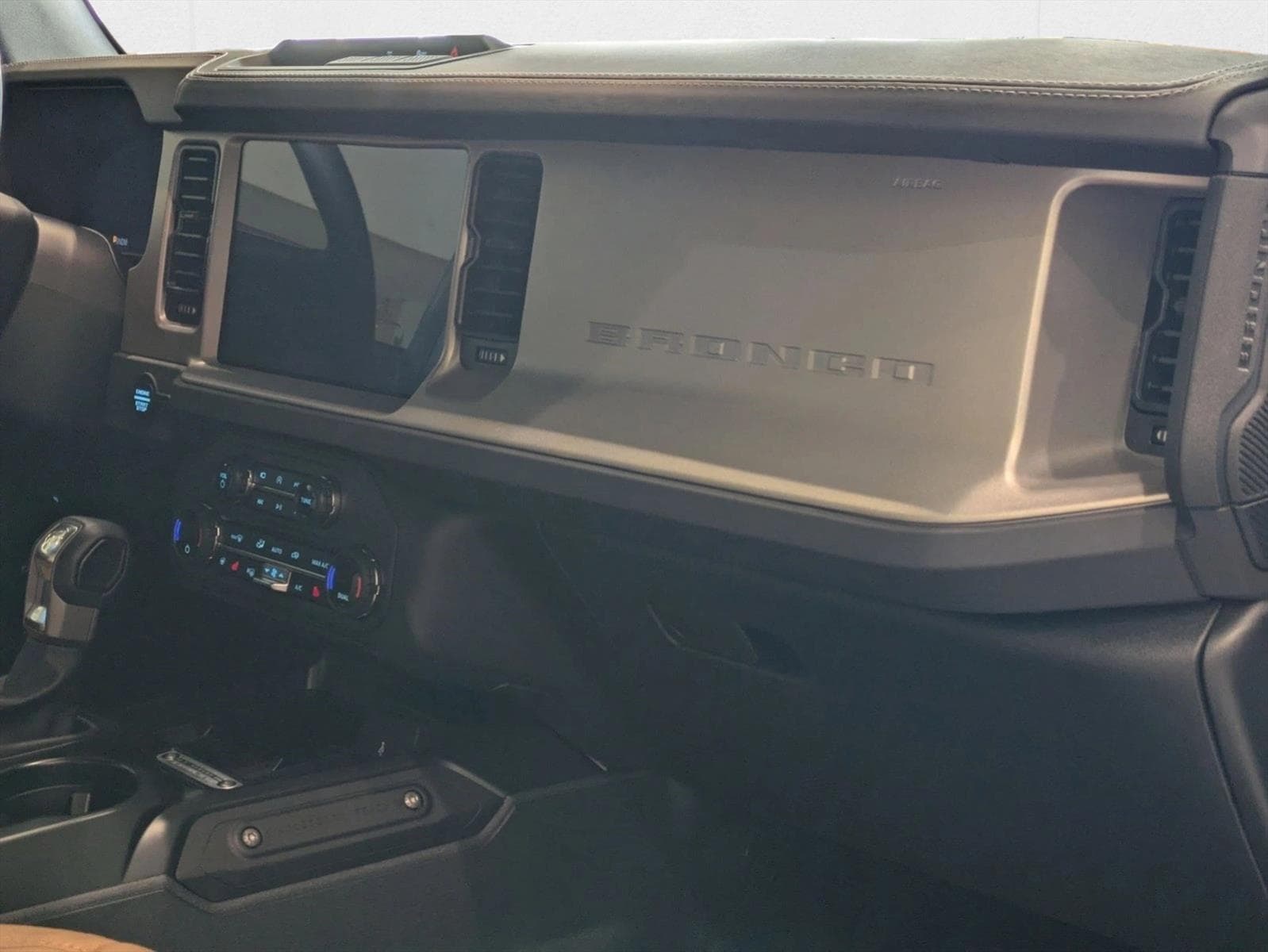 2025 Ford Bronco 4-Door Outer Banks - Photo 17