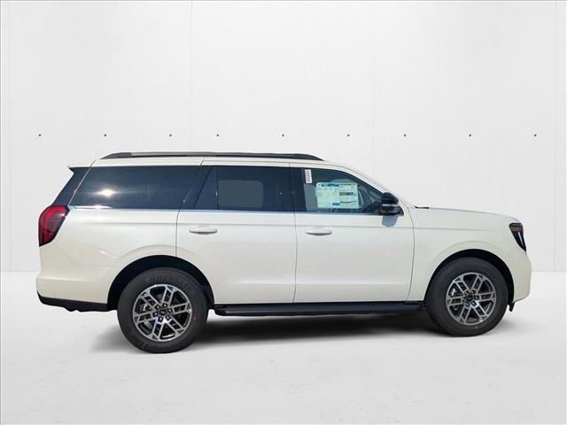 2025 Ford Expedition photo 3