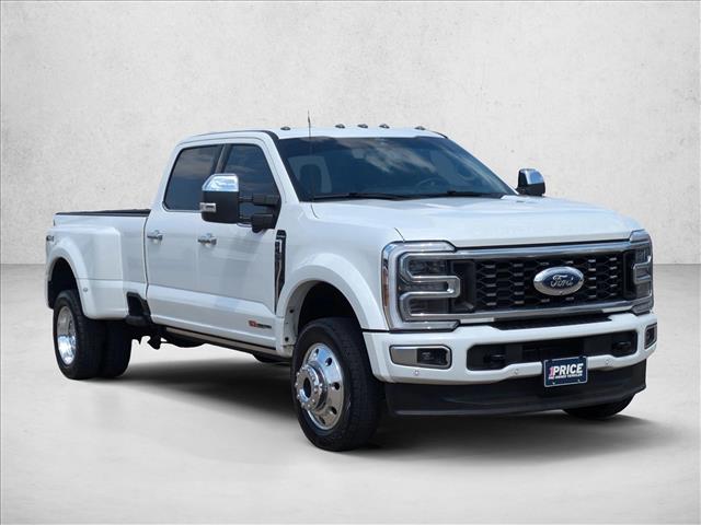 2025 Ford F-450 Platinum photo 3