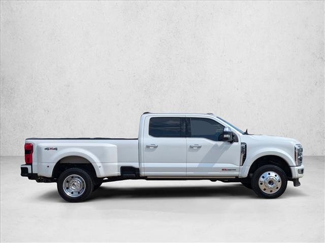 2025 Ford F-450 Platinum photo 4