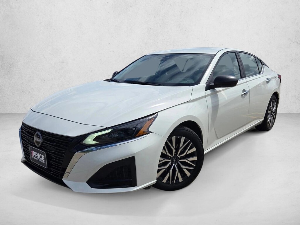 Used 2025 Nissan Altima SV Sedan