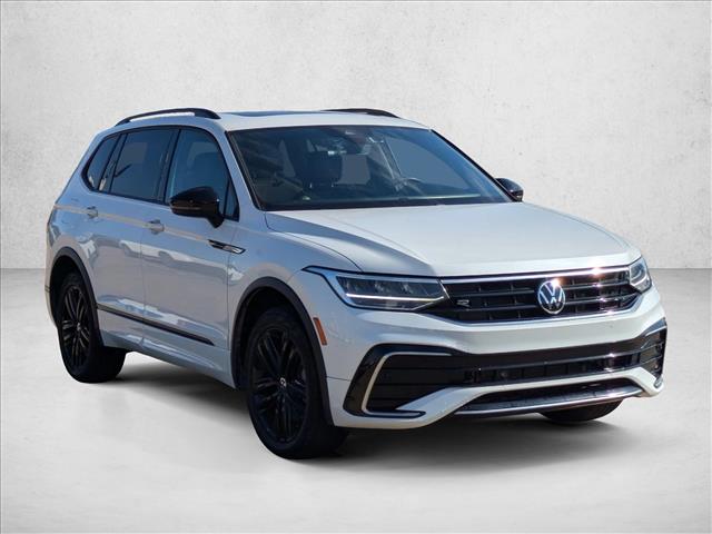 2022 Volkswagen Tiguan SE R-Line Black photo 3
