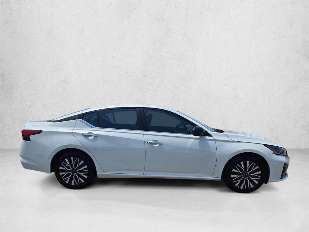 Used 2025 Nissan Altima SV Sedan