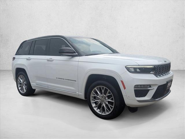 2022 Jeep Grand Cherokee Summit photo 3