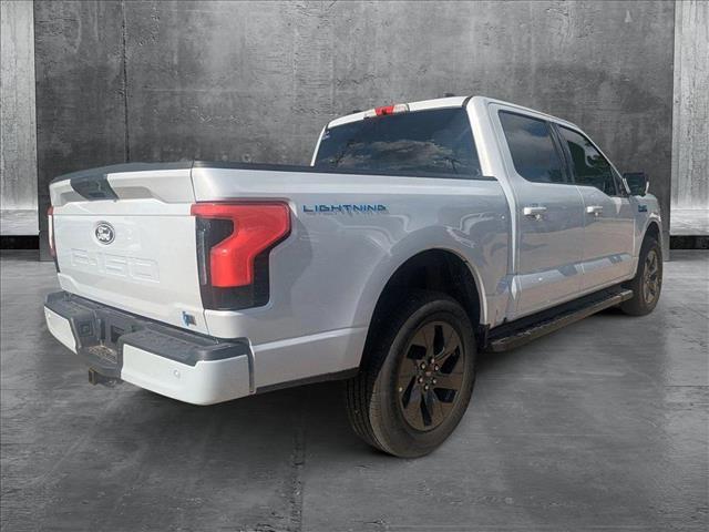 2025 Ford F-150 Lightning Flash photo 5