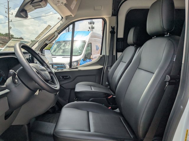 2025 Ford Transit photo 4