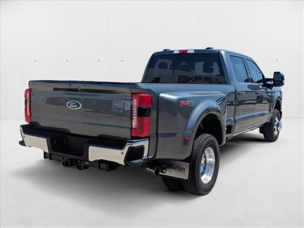 New 2026 Ford F-350 LARIAT Truck Crew Cab