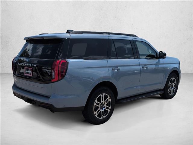 2025 Ford Expedition photo 2